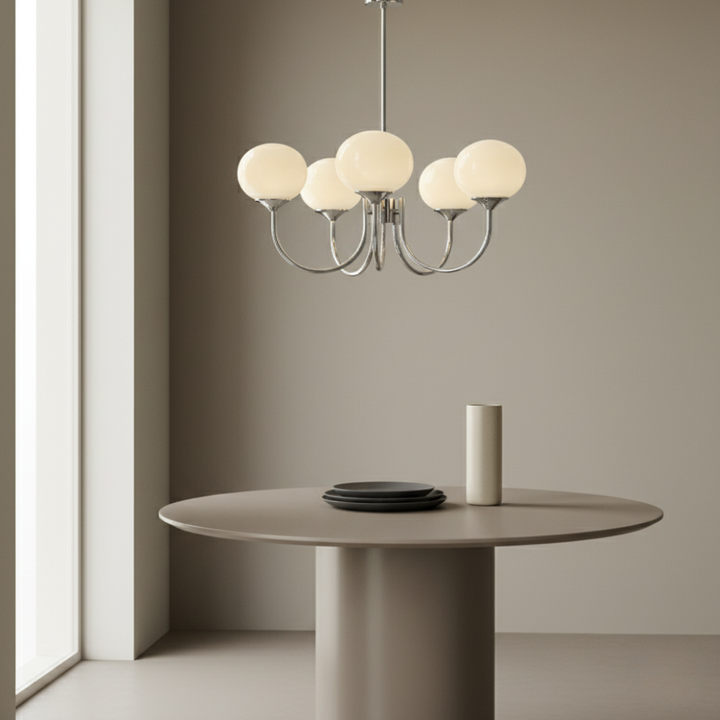 Colgante de diseño contemporáneo, esferas opacas para una luz difusa. Ideal para ambientes modernos.