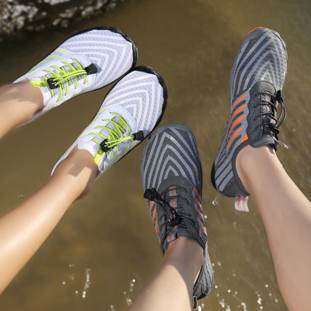 Primer plano de tejido transpirable en zapatillas de senderismo unisex, máxima ventilación y confort en rutas de trekking.