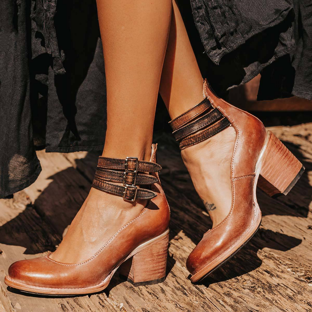 Botines vintage tacón cubano, cuero sintético efecto cocodrilo. Calzado de moda para mujer.