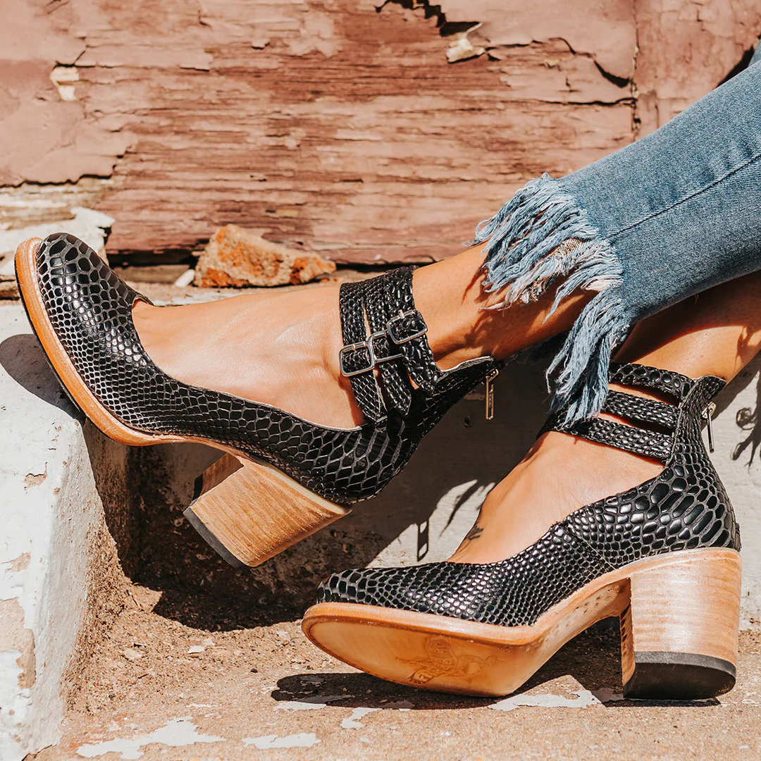 Botines vaqueros de mujer, estilo vintage con tacón cubano. Ideal para un look chic de otoño.