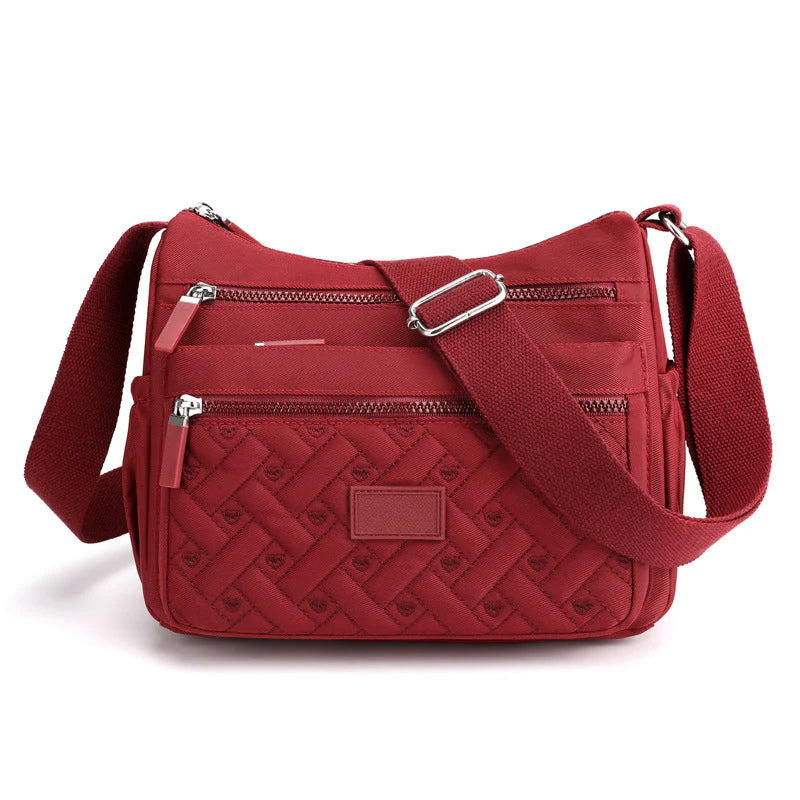 Versátil bolso de mujer para hombro, combina estilo clásico con modernidad chic y funcionalidad.