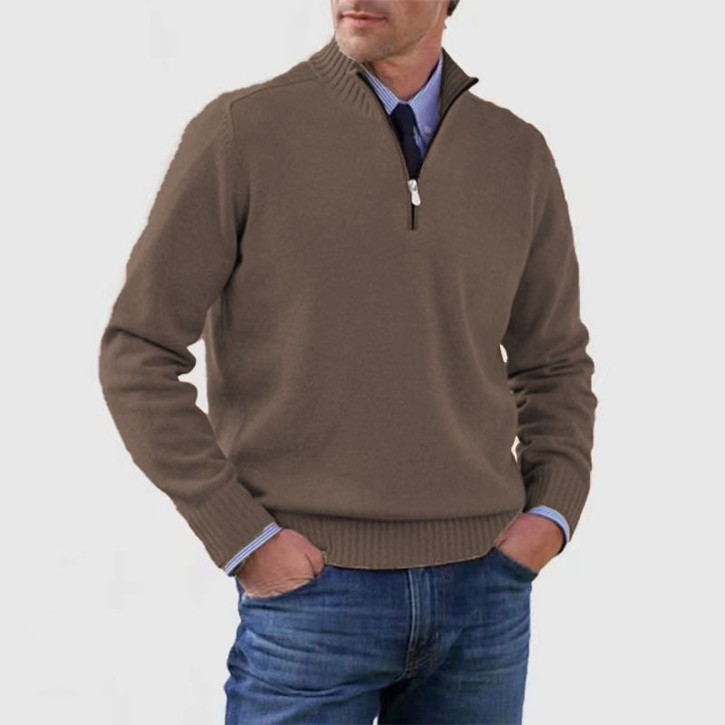 Textura de punto del suéter para hombre, cuello con media cremallera. Moda masculina cómoda.