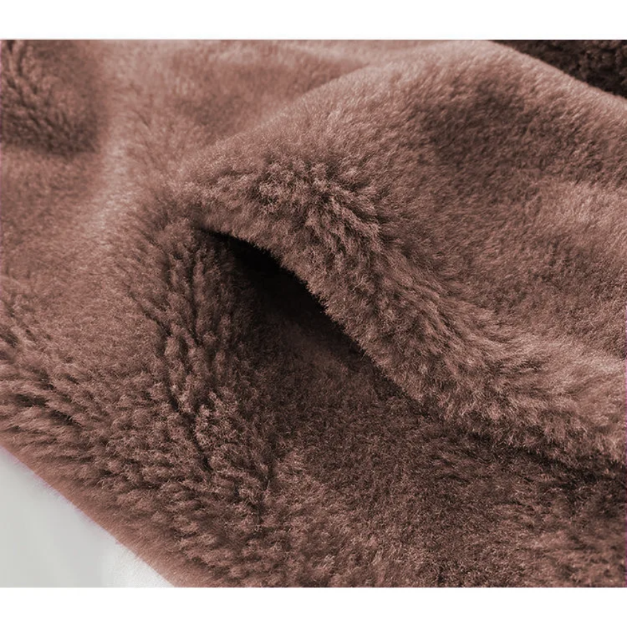 Chaqueta de ante oversized para mujer, combina a la perfección moda, calidez y confort.