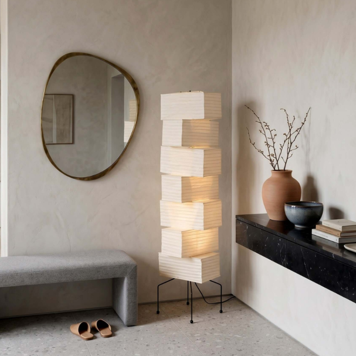 Lámpara de pie alta minimalista. Diseño de inspiración japonesa para el hogar contemporáneo.