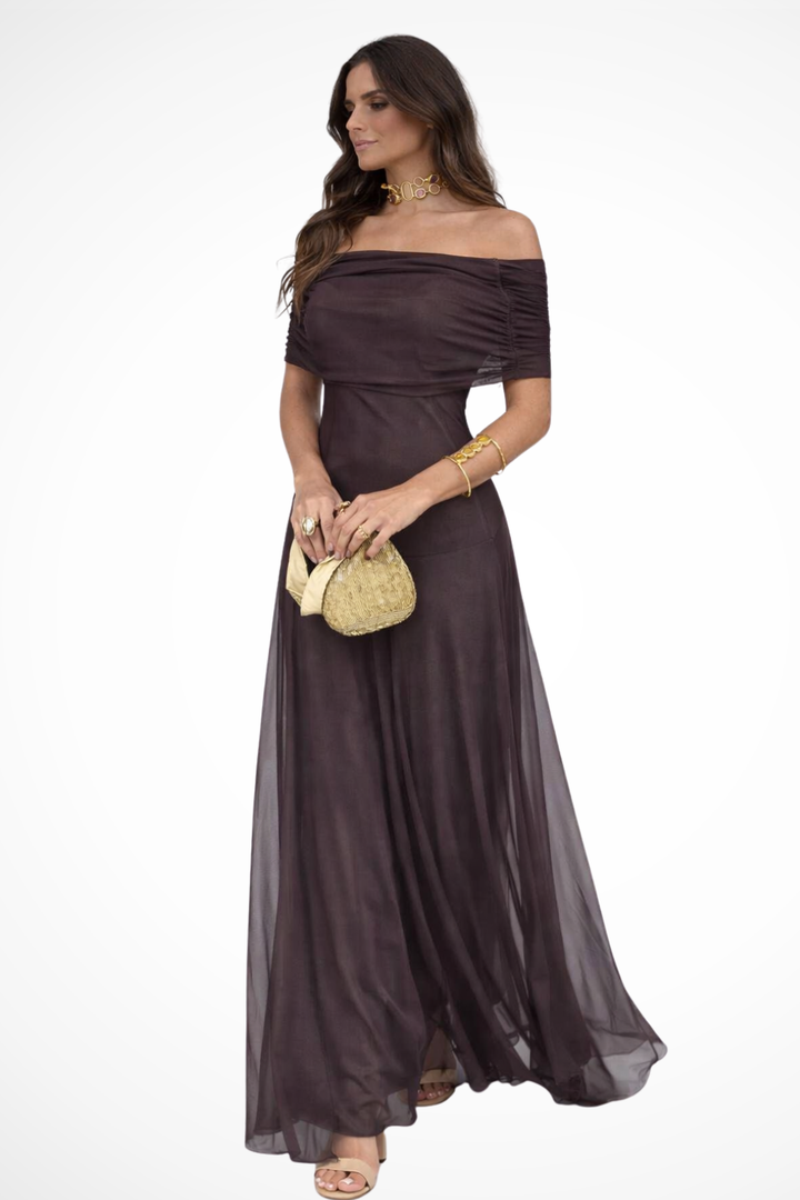 Elegante vestido de fiesta para mujer, maxi de gasa marrón con hombros descubiertos. Perfecto para graduación o boda.
