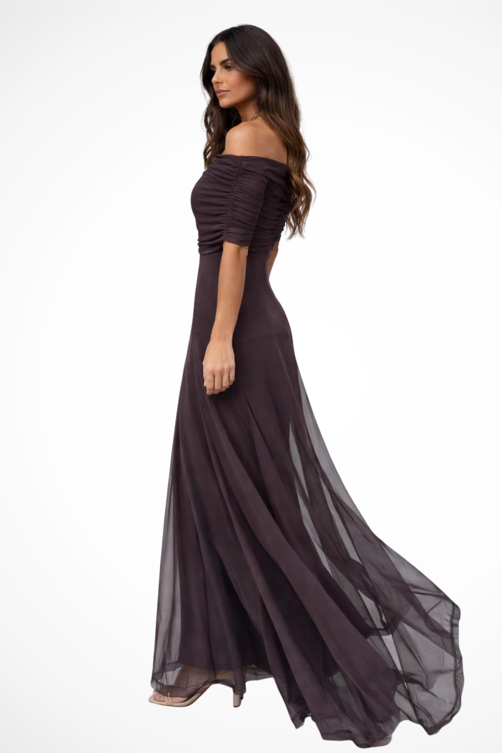 Vestido largo formal de noche color marrón, de gasa fluida con diseño elegante de hombros descubiertos para mujer.