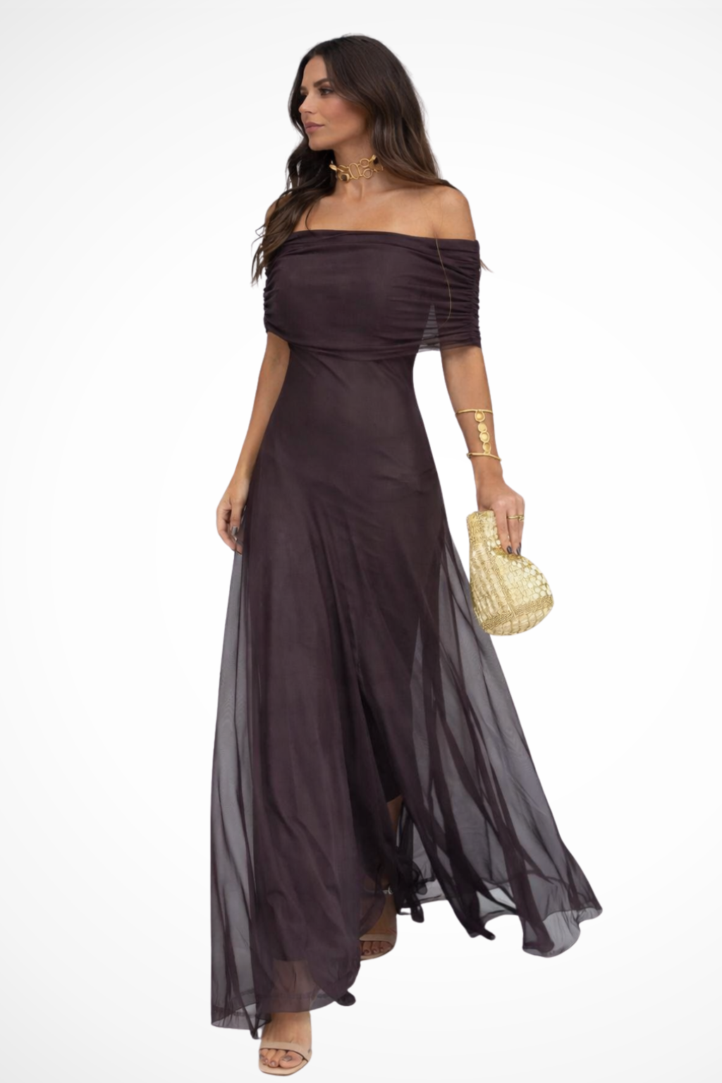 Vestido maxi formal de gasa marrón para mujer, elegante y fluido con hombros descubiertos. Ideal para fiesta o boda.