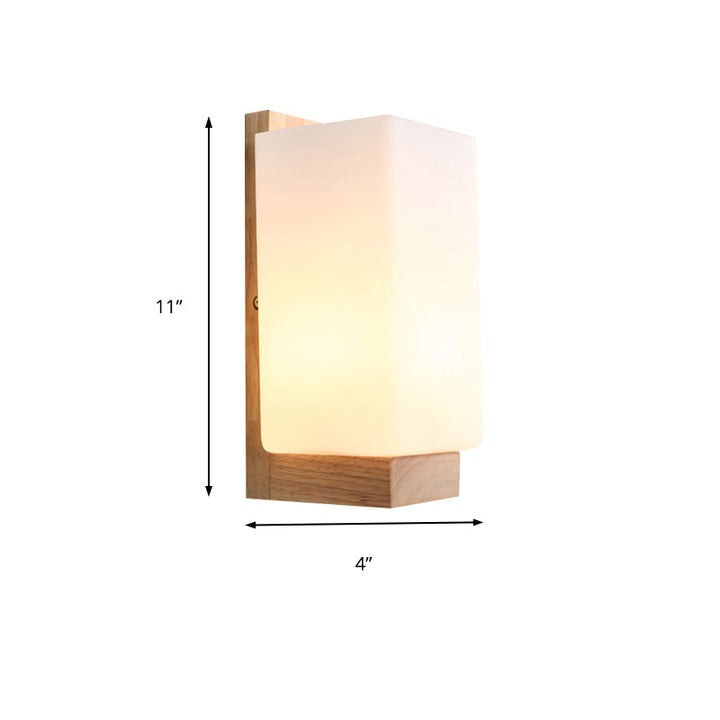 Lámpara de pared estilo japonés minimalista de madera. Iluminación moderna para crear un ambiente cálido y sereno.