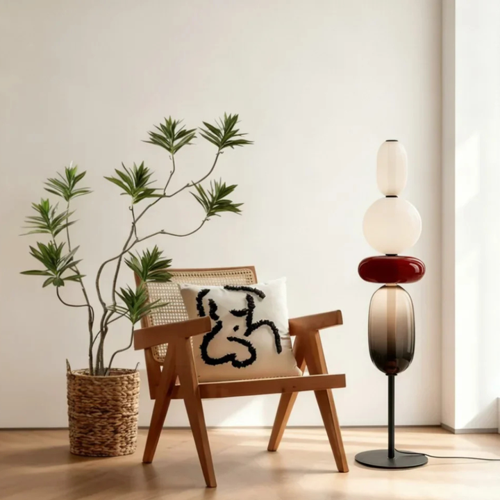Lámpara LED Solenne, diseño de mediados de siglo para salón o dormitorio. Luz cálida.