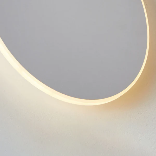 Aplique de pared LED redondo, resistente al agua IP65. Iluminación funcional y estética.