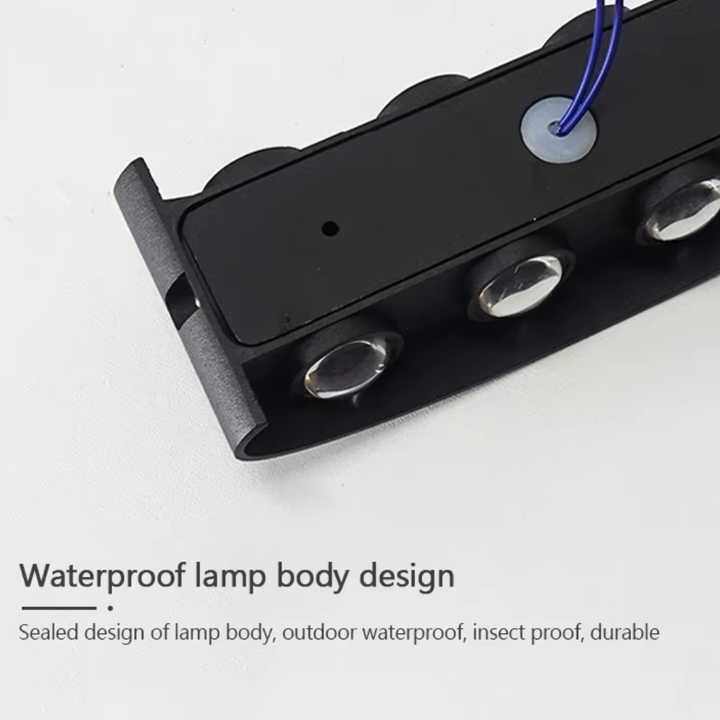 Luminaria LED exterior en arco, diseño contemporáneo para pared, luz blanca, impermeable.