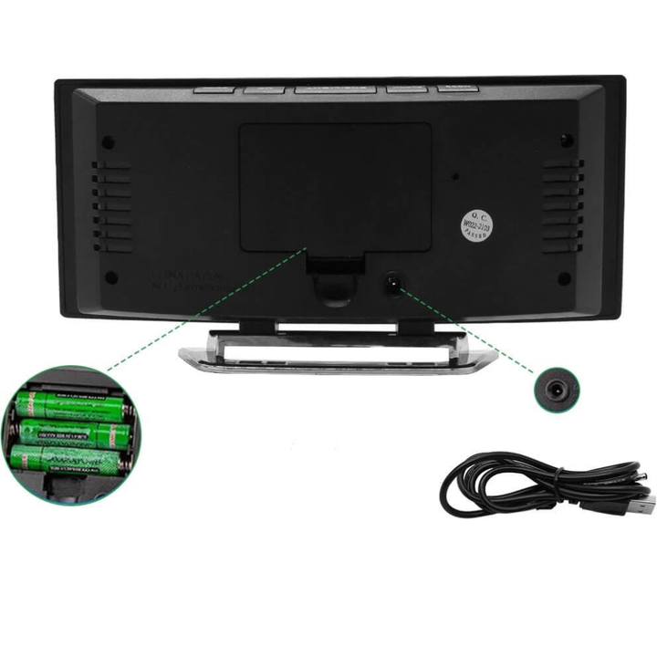 Elegante reloj digital LED curvado con diseño minimalista, perfecto para regalo o decoración.