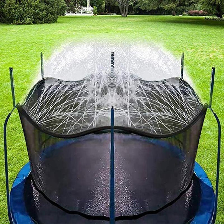 Aspersor de agua para trampolín, juguete de verano para niños en jardín.