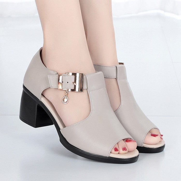 Sandalias ortopédicas de mujer con soporte de talón y diseño transpirable, perfectas para confort y estilo.
