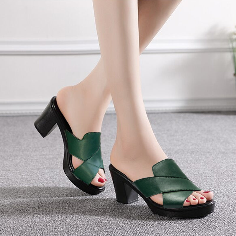 Sandalias ortopédicas de mujer, elegantes y cómodas, ideales para uso diario y verano.