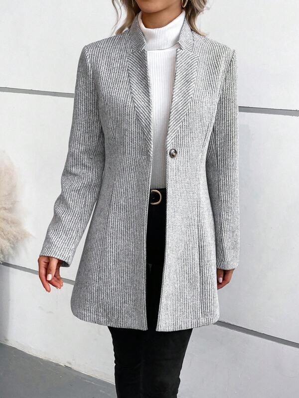 Chaqueta blazer elegante para mujer, ideal para oficina y estilo profesional, moda femenina versátil.