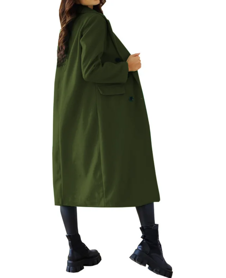 Abrigo largo clásico de mujer, doble botonadura, versátil para otoño e invierno.
