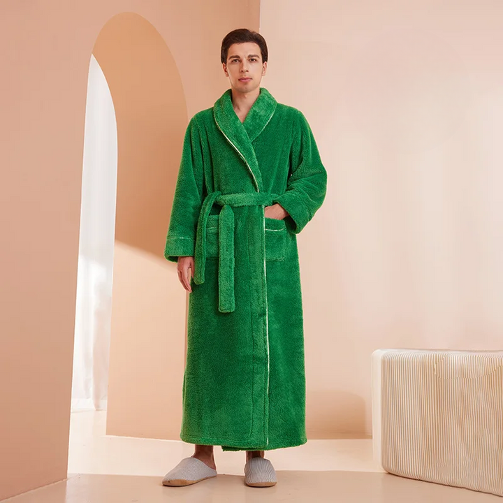 Cálida bata de franela de invierno para hombre y mujer, perfecta para relajarse.