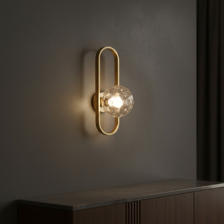 Luminaria de pared de vidrio. Diseño elegante para iluminación interior de estilo contemporáneo.