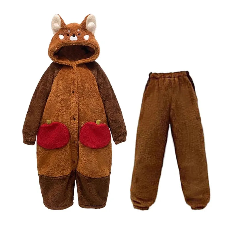 Divertido pijama de invierno de panda rojo con capucha, ideal para relax y fiestas temáticas.