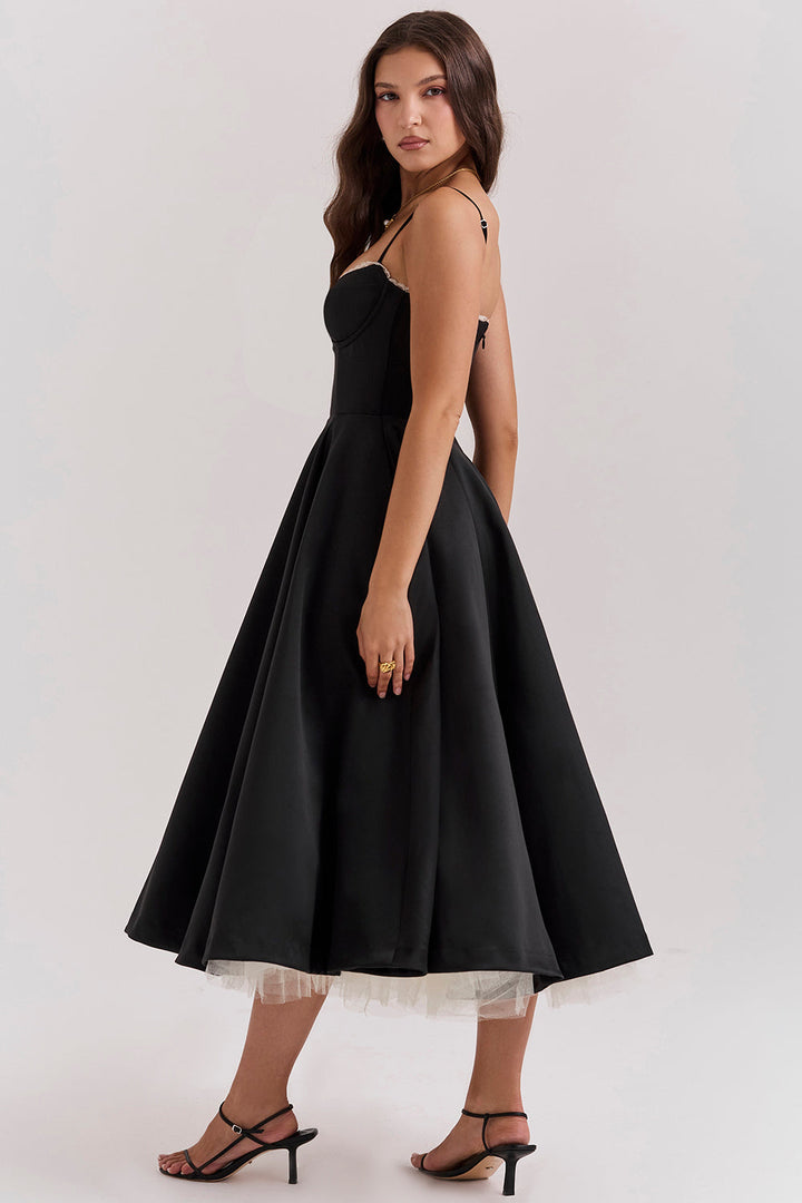 Vestido cocktail midi rosa para mujer, diseño elegante, ideal para moda femenina de verano. Prenda versátil.