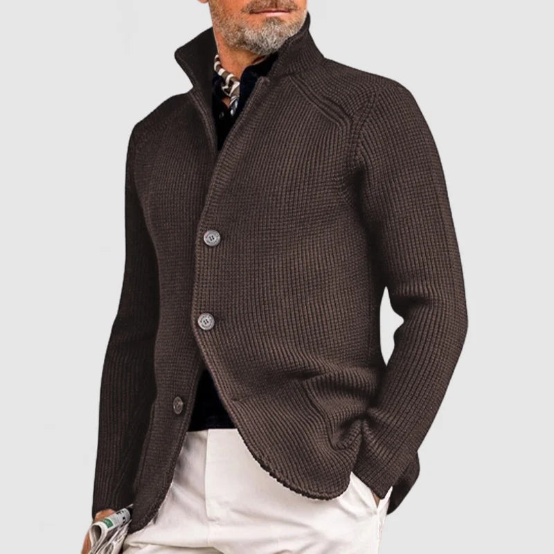 Comodidad y estilo: chaqueta de punto elegante para hombre. Abrigo versátil con diseño clásico y moderno.