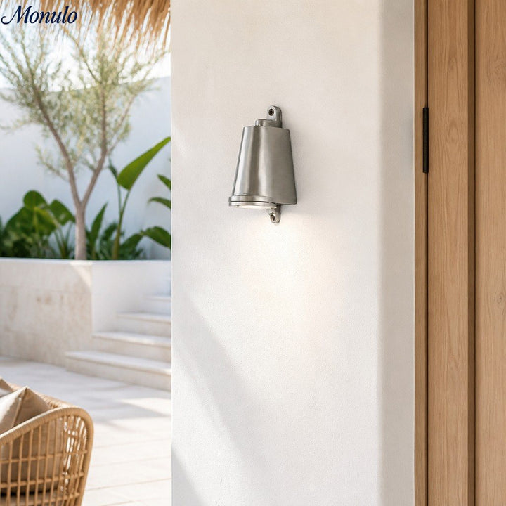 Lámpara de pared exterior industrial, resistente al agua. Aplique vintage forma campanilla decorativa.