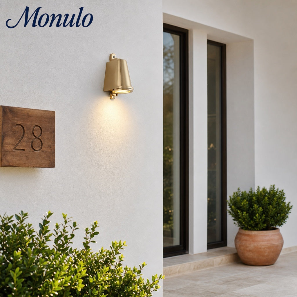 Decoración industrial exterior: aplique de pared impermeable. Iluminación estilo campana.