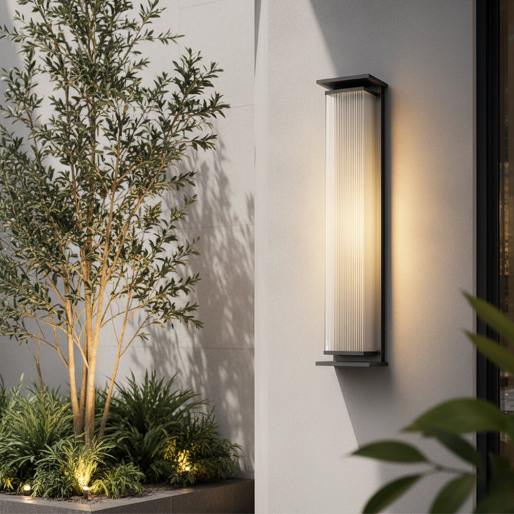 Iluminación de pared LED, impermeable, crea ambiente cálido en jardines.