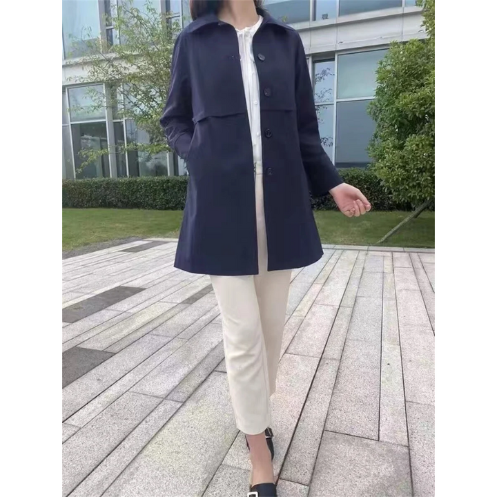 Abrigo NOBELLA versátil. Clásico entallado para mujer, fondo de armario para invierno y otoño.