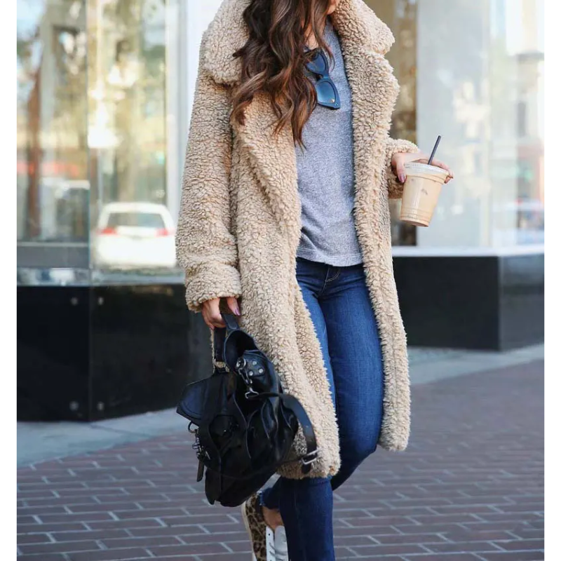 Abrigo largo de teddy para mujer, con cinturón, define la silueta y abriga con estilo.
