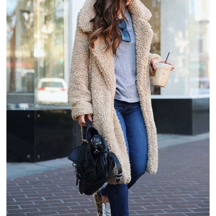 Abrigo largo de teddy para mujer, con cinturón, define la silueta y abriga con estilo.