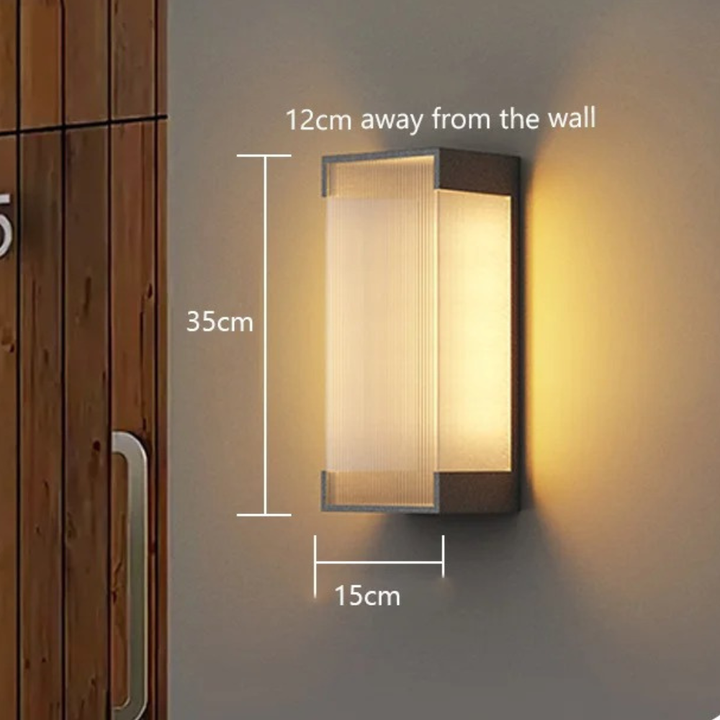 Luz de pared LED regulable, diseño moderno, acero inoxidable, para iluminación de patio.
