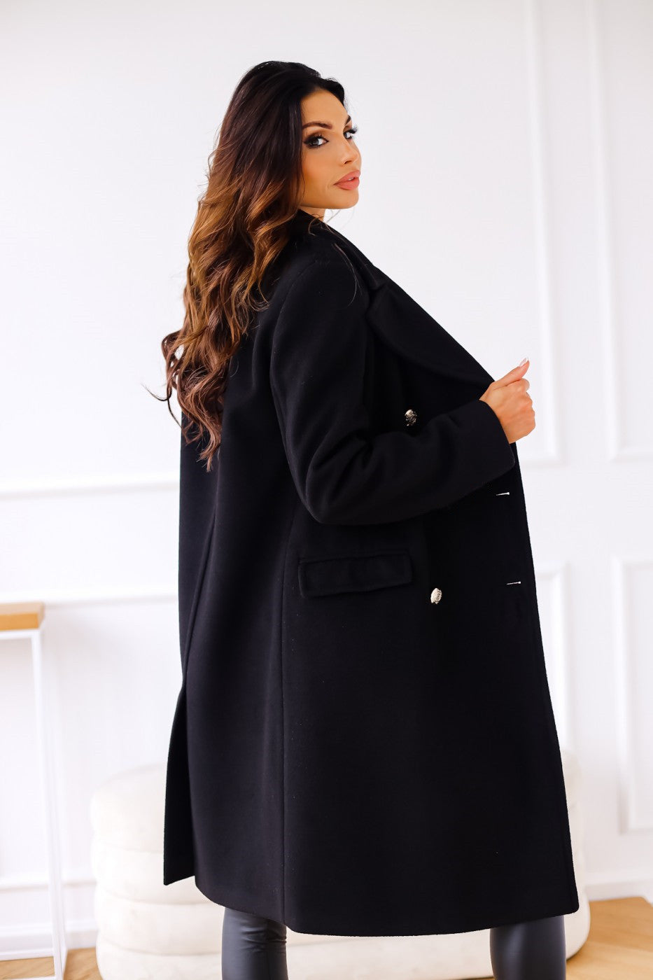 Chaqueta de invierno RosaViento, femenina y versátil para climas fríos.