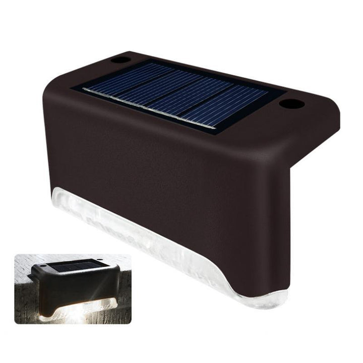 Seguridad y decoración con luces solares LED para escaleras. Pack 4, ideales para patio y jardín.