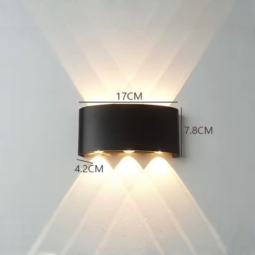 Aplique LED exterior de arco, luz eficiente y de diseño moderno para pared de jardín o patio.