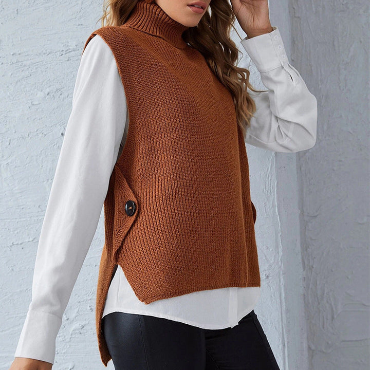 Chaleco de punto cuello alto para mujer, color neutro. Prenda elegante y cálida, ideal para el invierno y un estilo sofisticado.