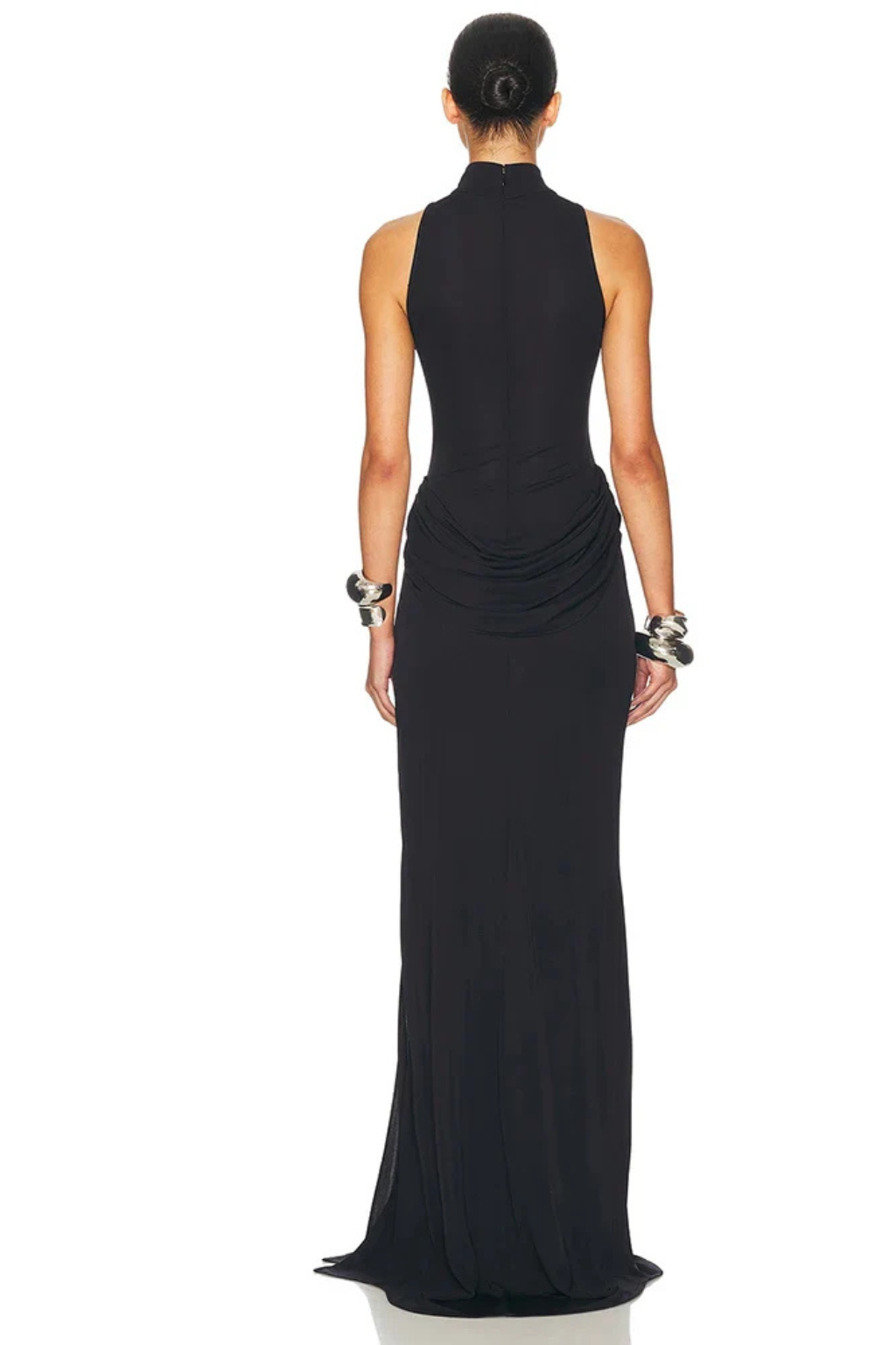 Vestido maxi de mujer sin mangas, cuello alto y abertura lateral. Elegante diseño para graduación, fiesta o evento especial.
