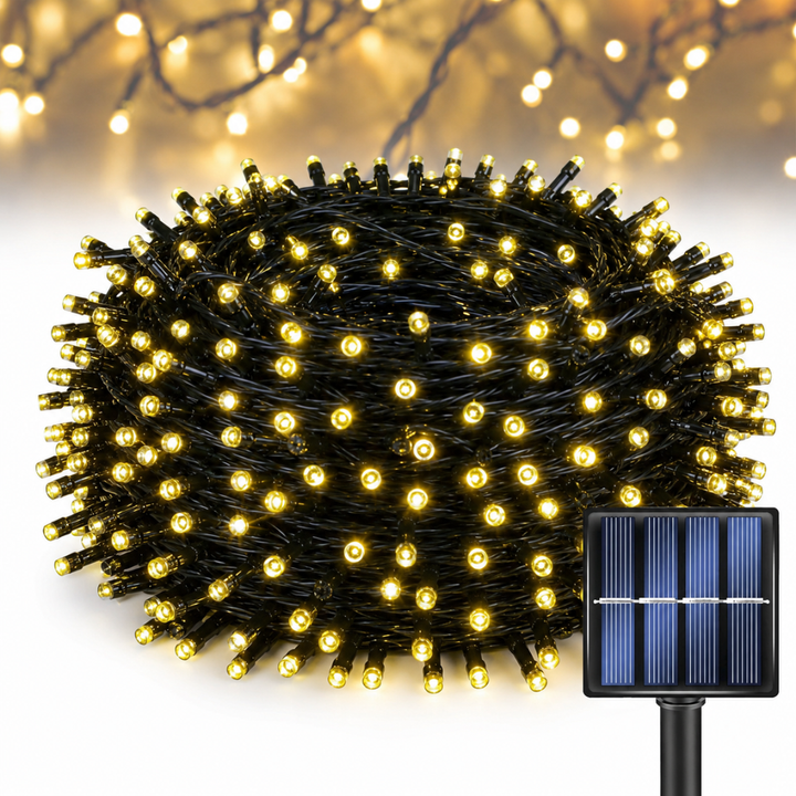 Iluminación mágica con luces de cadena solares para terraza, en blanco cálido.
