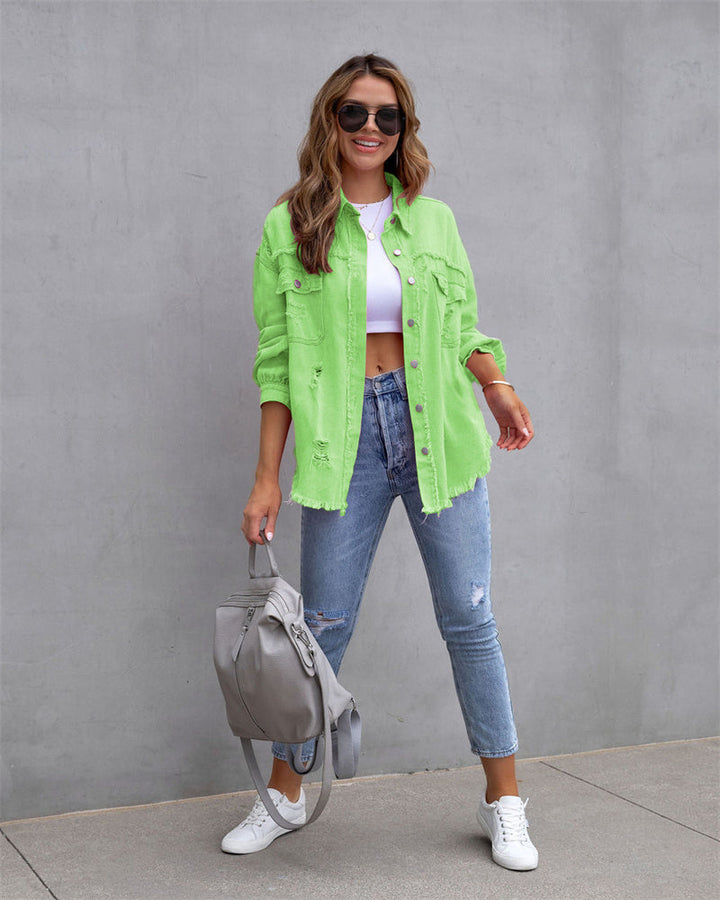 Chaqueta vaquera casual colorida para mujer, ideal para los días de primavera.