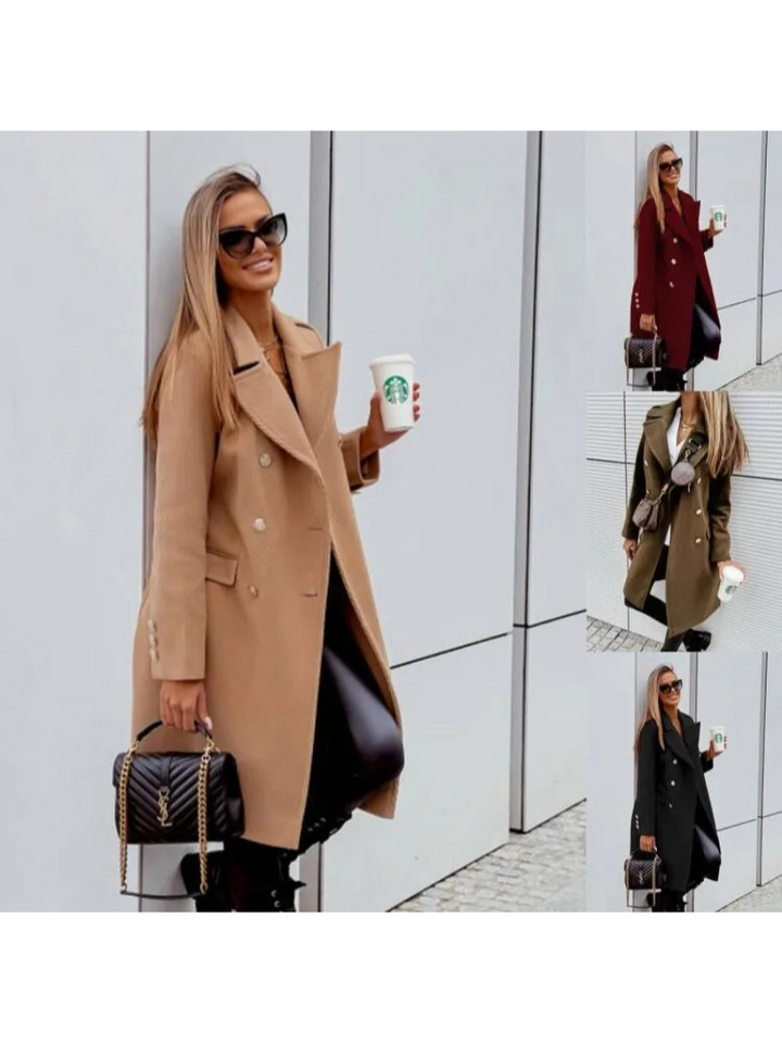 Abrigo de doble botonadura slim fit para mujer, estilo elegante y moderno para otoño.