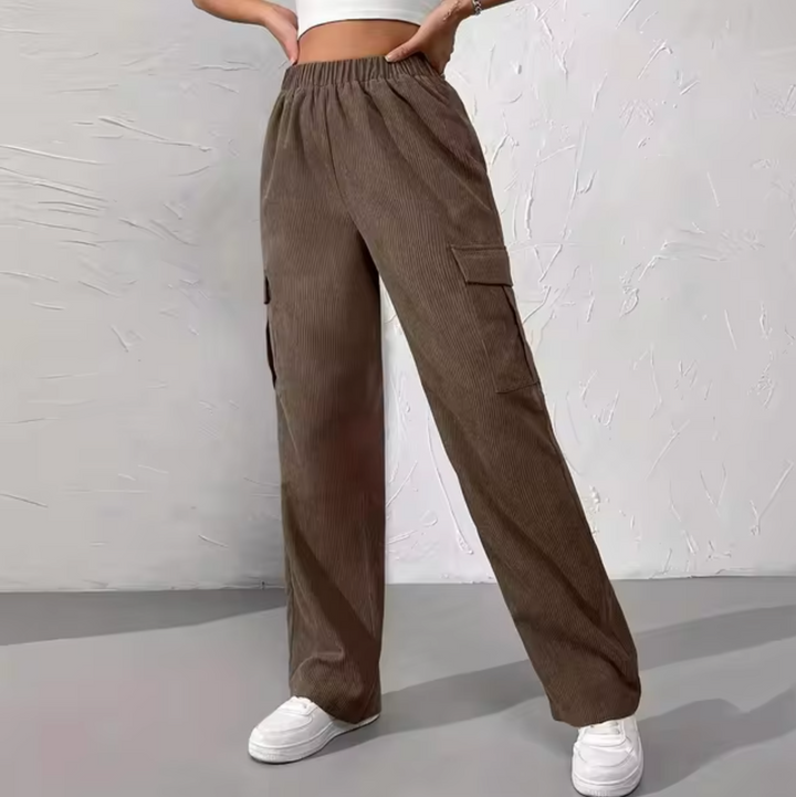 Pantalón cargo de pierna ancha para mujer, estilo urbano cómodo. Ideal para ropa casual y moda femenina.