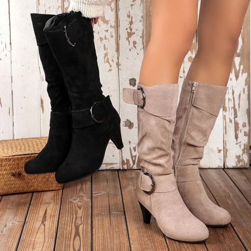 Botas altas negras de mujer elegantes, puntera redonda, ideales para otoño/invierno.