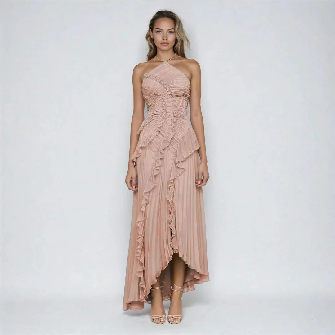 Vestido elegante mujer, volantes delicados y escote halter. Perfecto para ocasiones especiales.