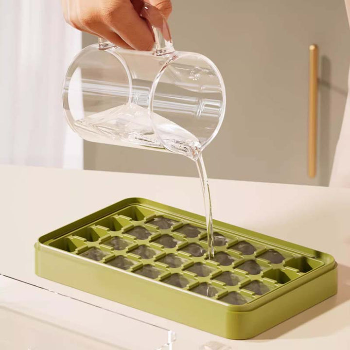 Cubitera de silicona reutilizable para cubitos de hielo. Perfecta para cocina y bebidas frías de verano.