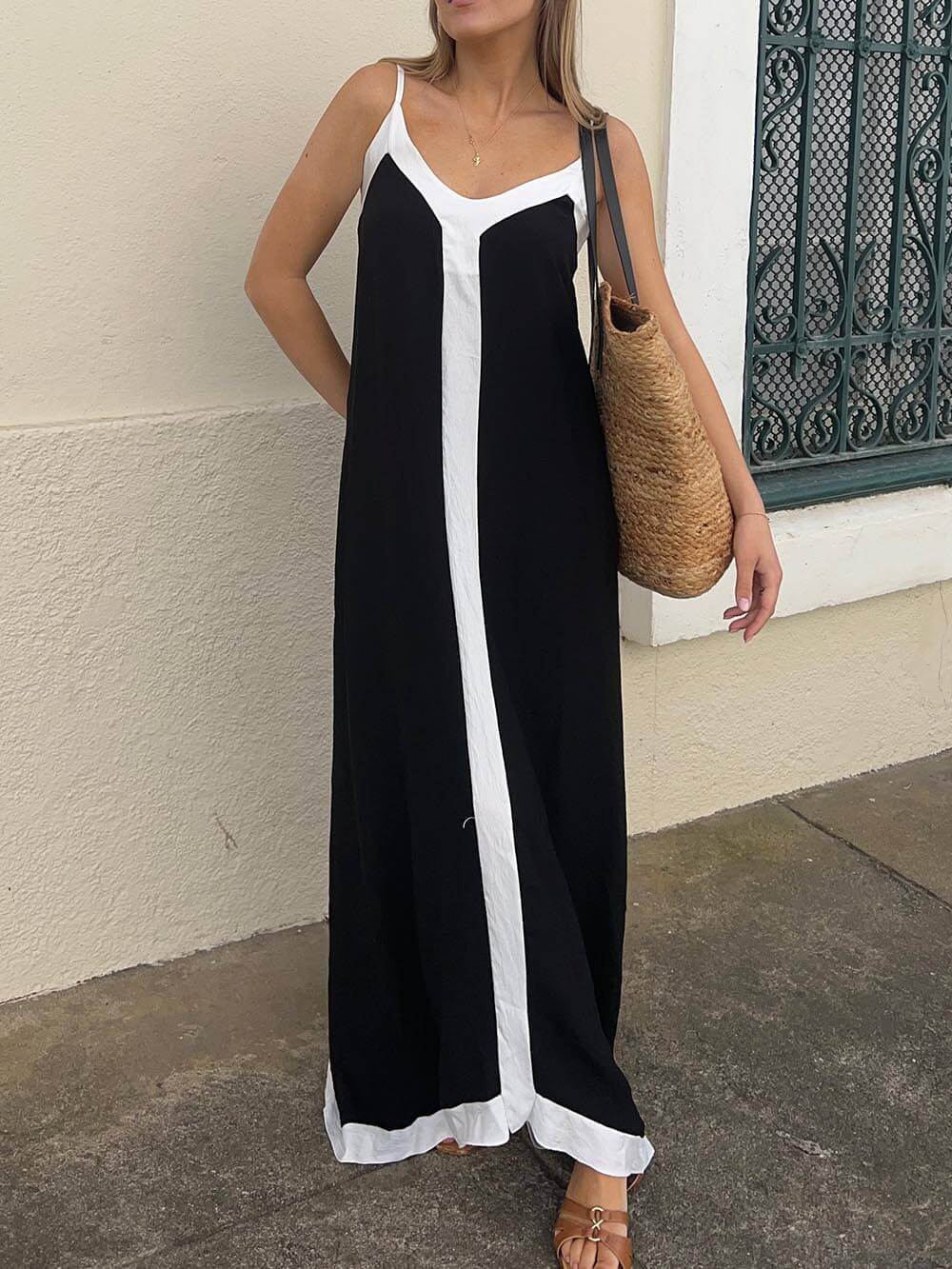 Vestido largo de verano sin mangas para mujer, con ribetes contraste, perfecto para un estilo elegante y fresco.