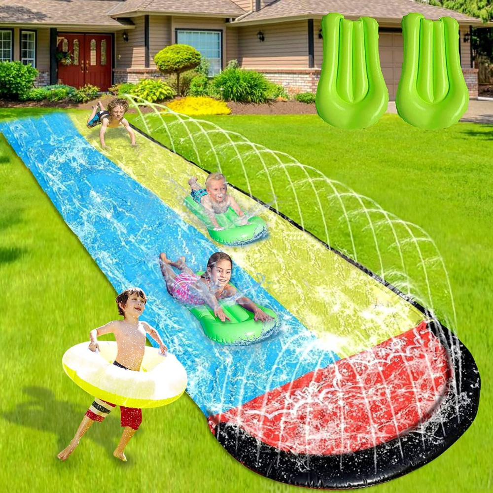 Deslizador inflable de agua para niños, ideal para diversión acuática segura en el jardín trasero durante el verano.
