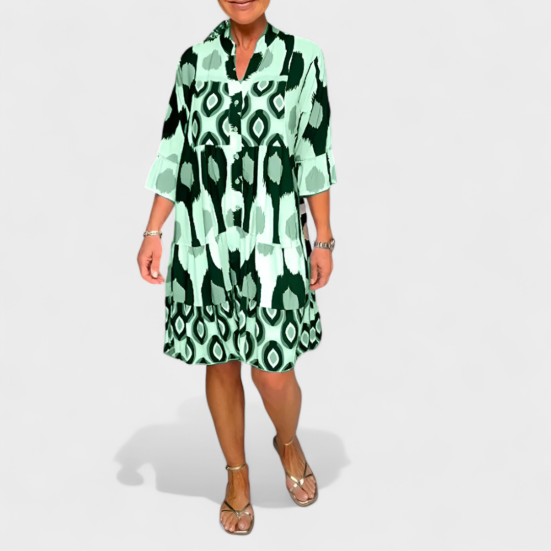 Vestido largo boho fluido para mujer, con estampado único y escote en V. Ropa femenina cómoda y elegante.