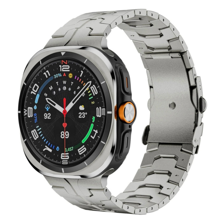 Correa ajustable de titanio para smartwatch de 47mm, ligera y confortable para uso diario.