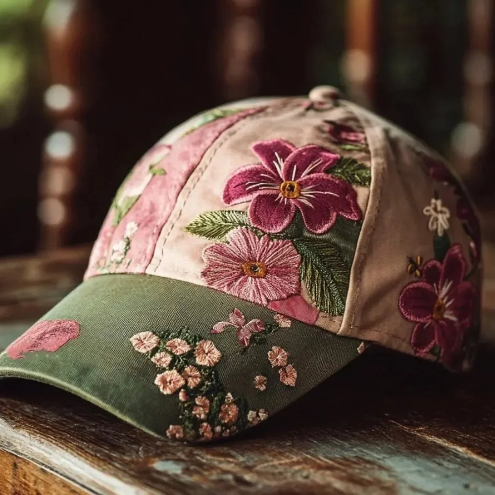 Accesorio de moda, gorra floral bordada para mujer, ajustable y versátil para uso diario.